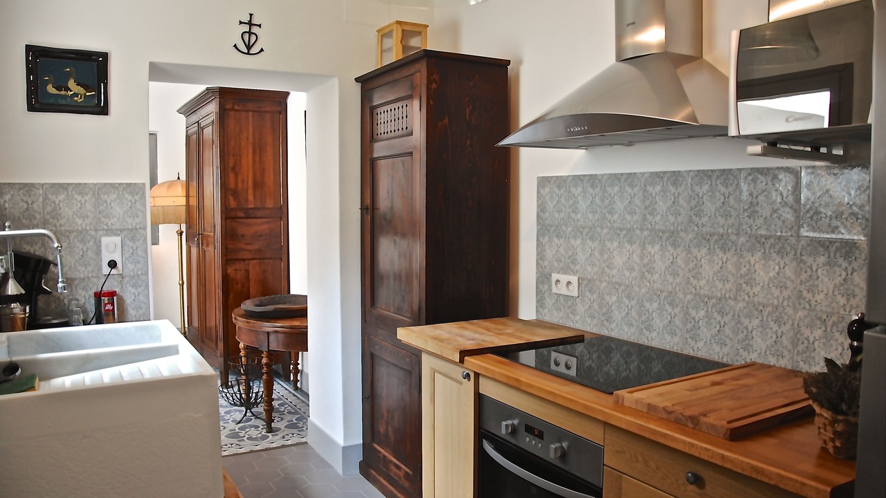 Photo of Kitchen in Aigues-Mortes Medieval City