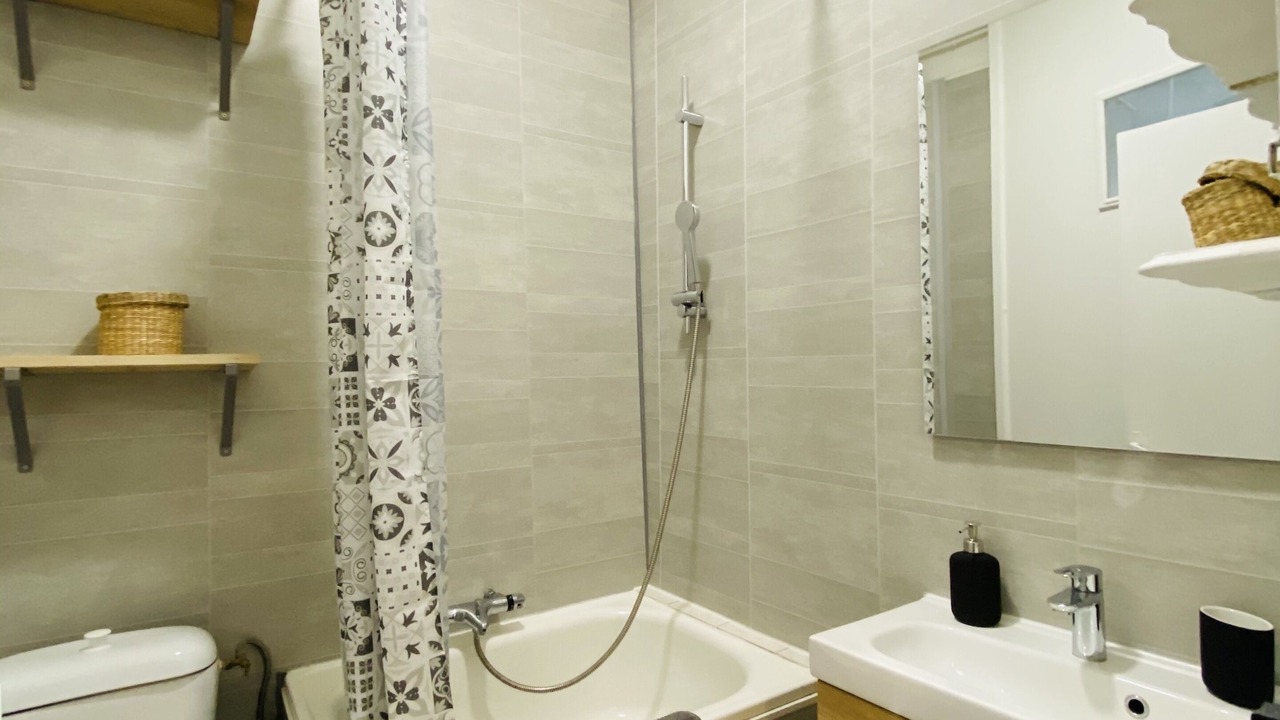 Photo of Bathroom in Clermont Ferrand City Centre