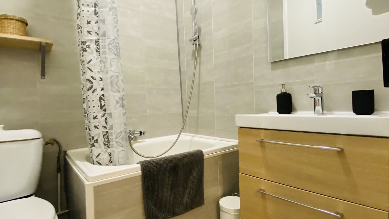 Photo of Bathroom in Clermont Ferrand City Centre