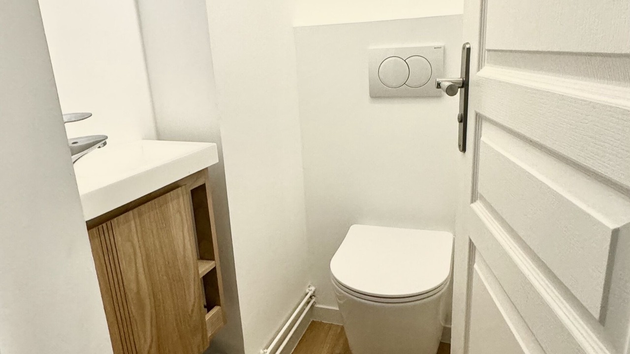 Photo of Bathroom in Odeon