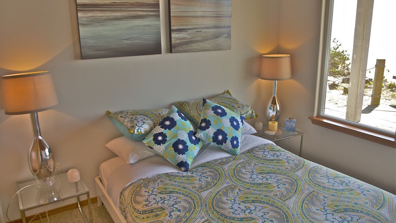 Photo of Bedroom in Waldport
