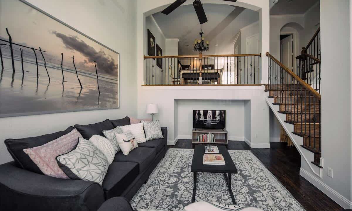 Photo of Livingroom in Legacy Park