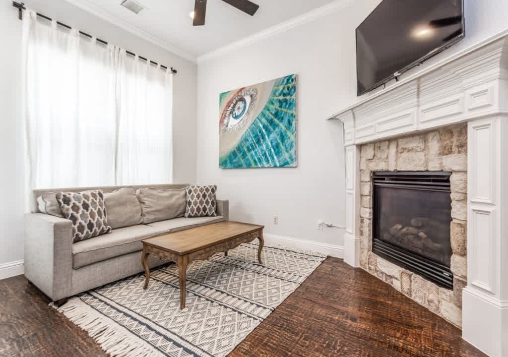 Photo of Livingroom in Legacy Park