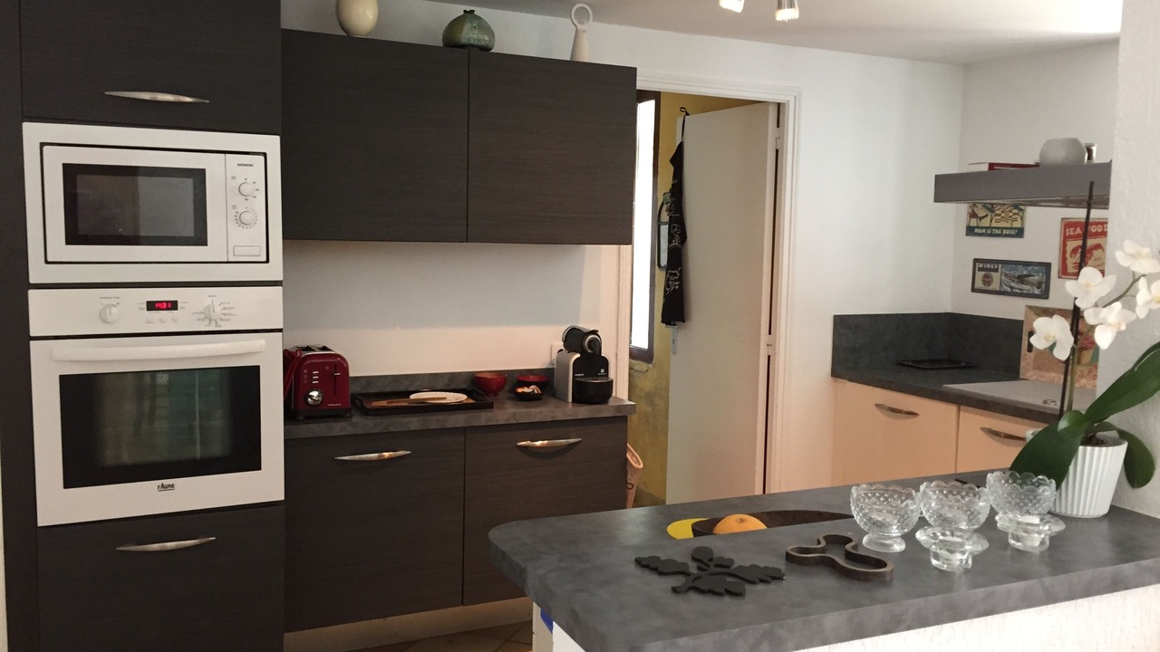 Photo of Kitchen in Hopitaux-Facultes