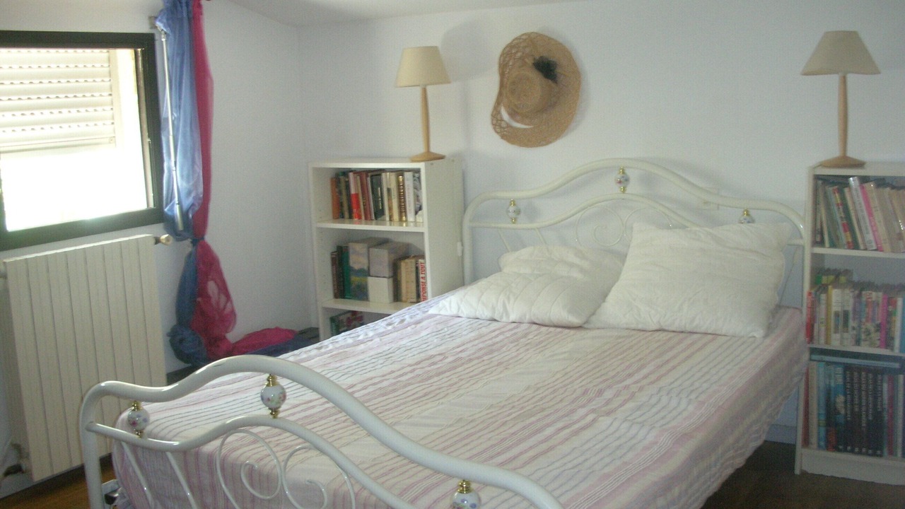 Photo of Bedroom in Hopitaux-Facultes