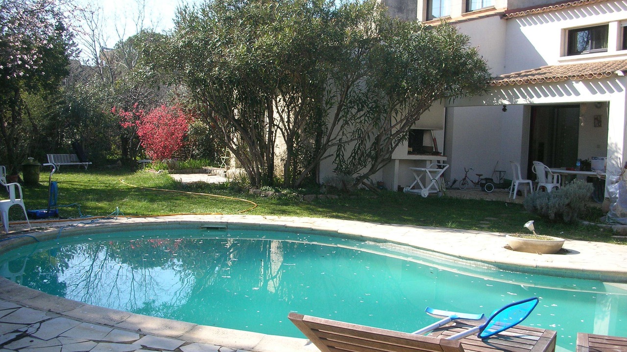 Photo of Outdoor in Hopitaux-Facultes