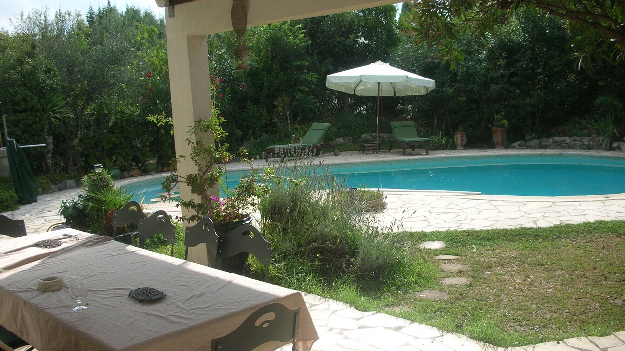 Photo of Outdoor in Hopitaux-Facultes