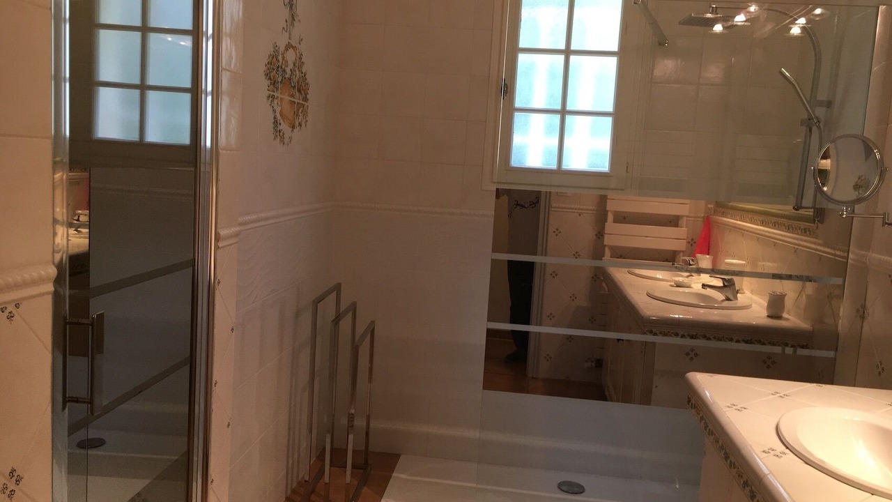 Photo of Bathroom in Beaucaire