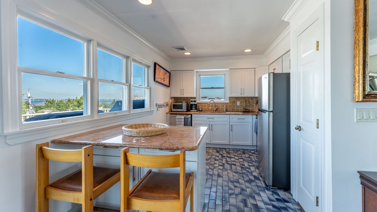 Photo of Kitchen in West Hampton Dunes