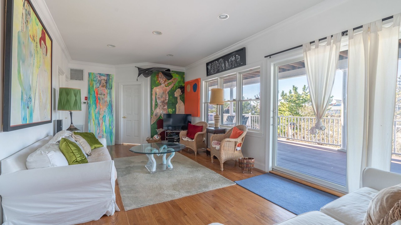 Photo of Livingroom in West Hampton Dunes