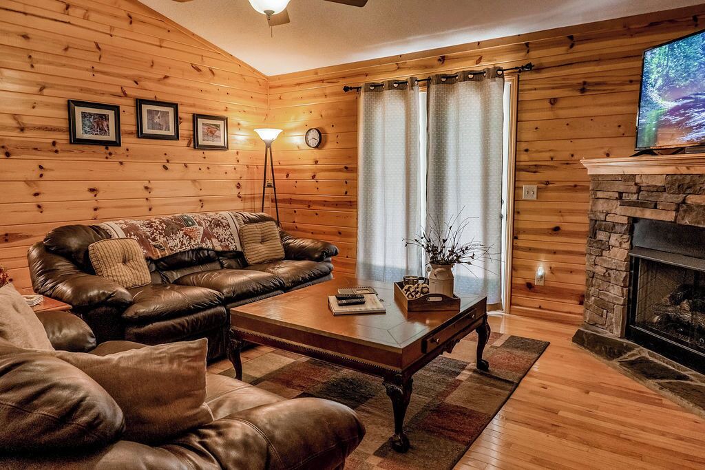 Photo of Livingroom in Eagle Mountain