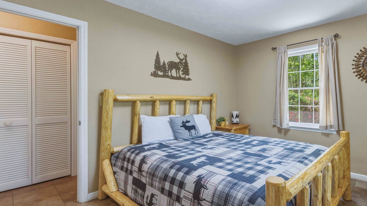Photo of Bedroom in Clarkesville