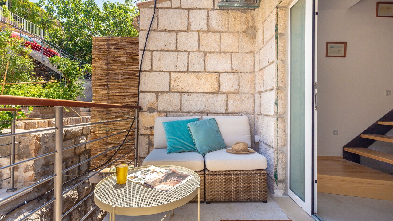 Photo of Patio Balcony in Gornji Kono