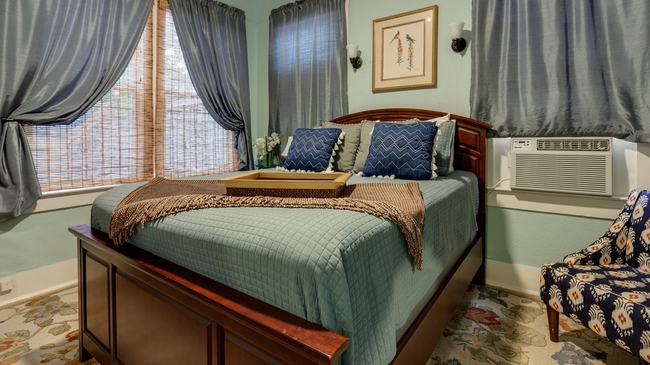 Photo of Bedroom in Tobin Hill