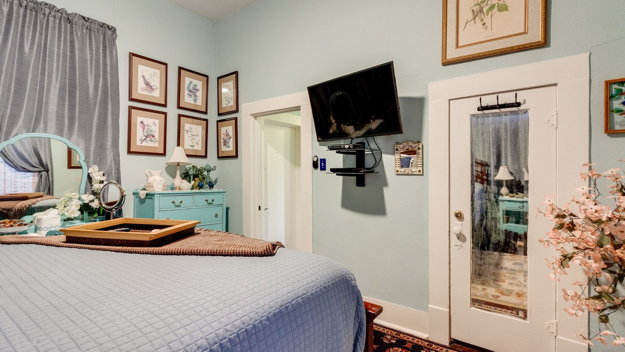 Photo of Bedroom in Tobin Hill