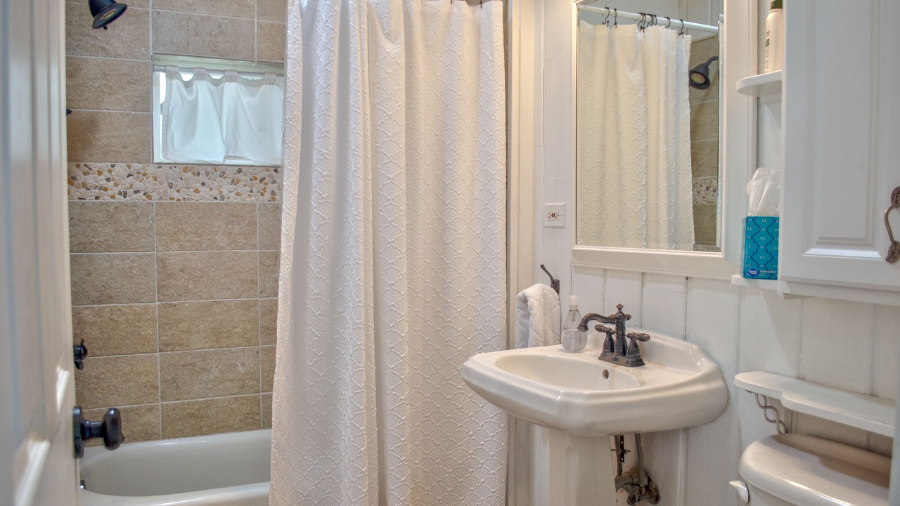 Photo of Bathroom in Yachats