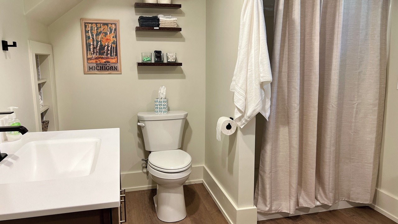 Photo of Bathroom in Lakeside