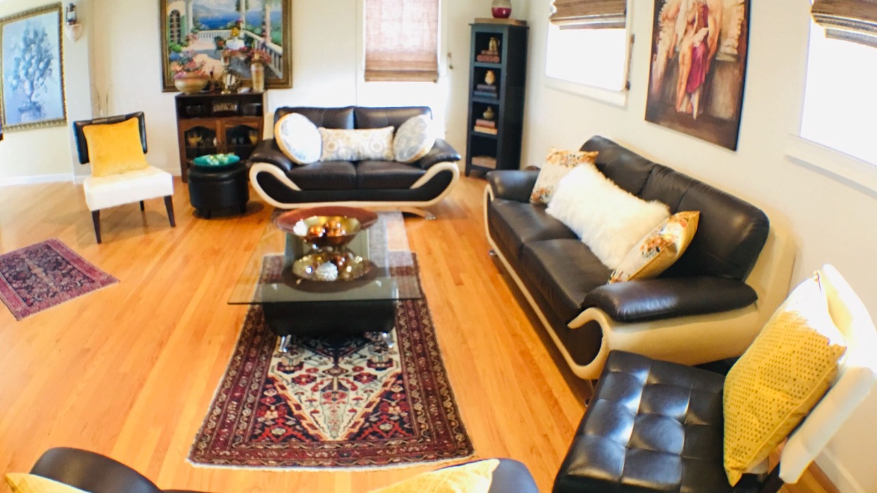 Photo of Livingroom in SeaTac