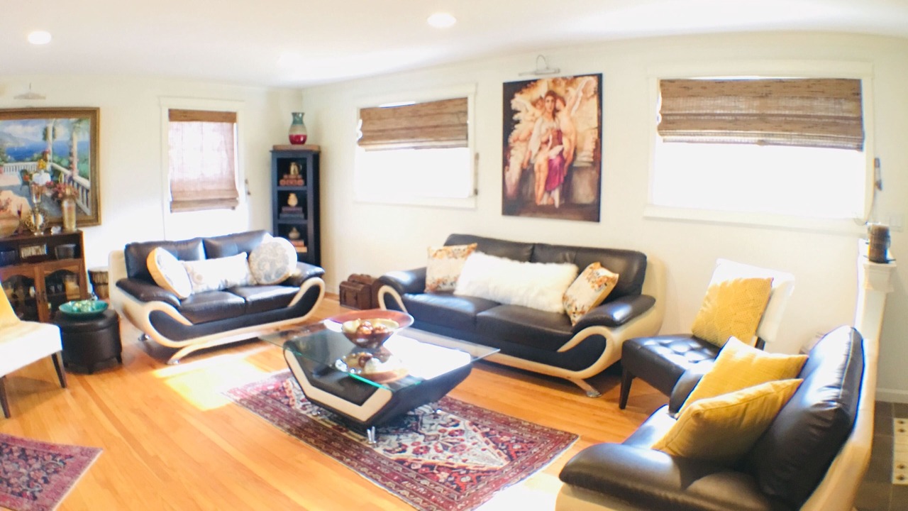 Photo of Livingroom in SeaTac