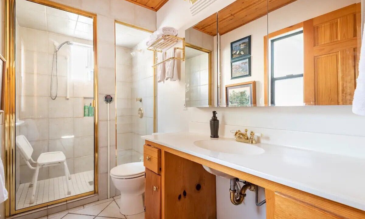 Photo of Bathroom in Lake Forest