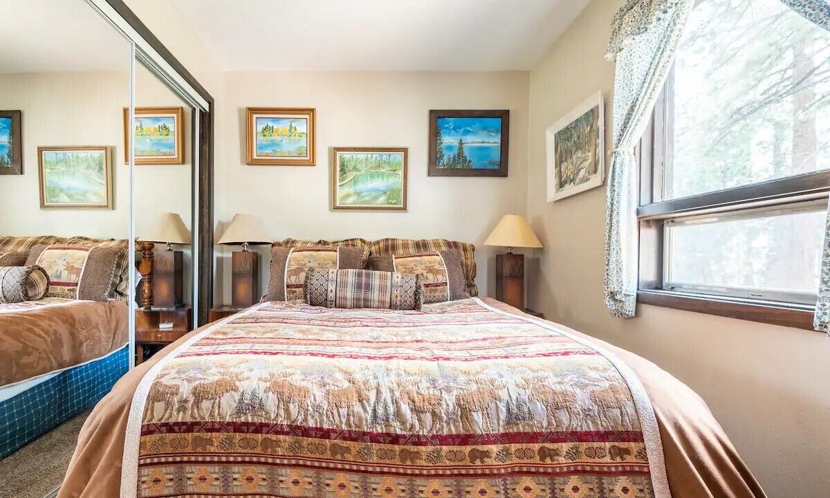 Photo of Bedroom in Lake Forest