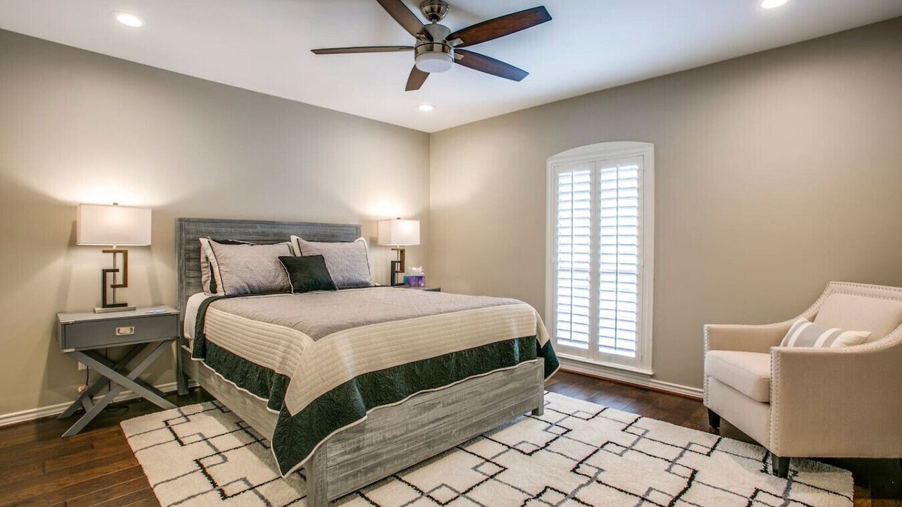 Photo of Bedroom in Park Central