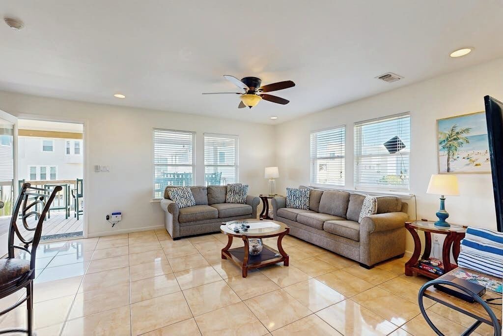 Photo of Livingroom in Terramar Beach