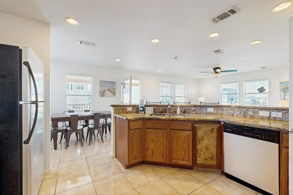 Photo of Kitchen in Terramar Beach