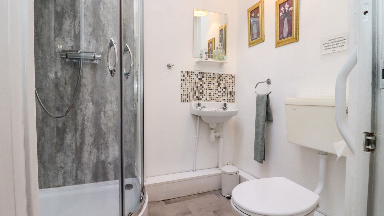 Photo of Bathroom in Winchcombe