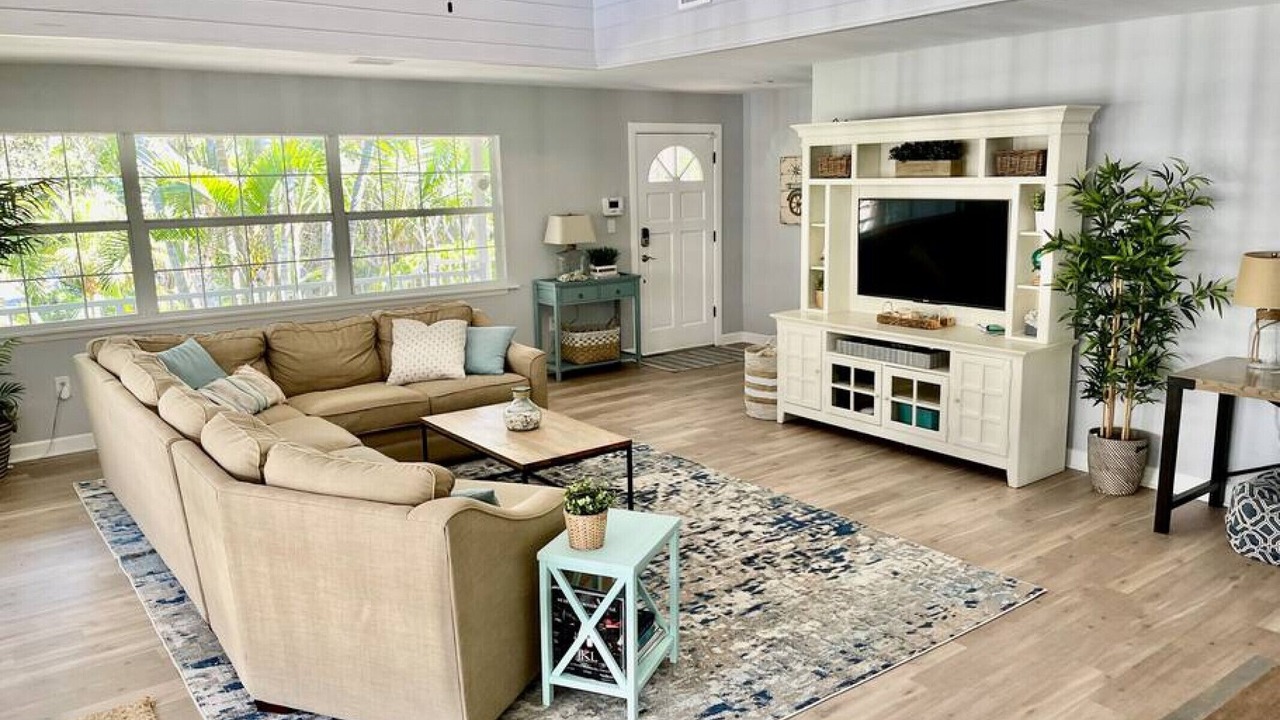 Photo of Livingroom in Bay Isle