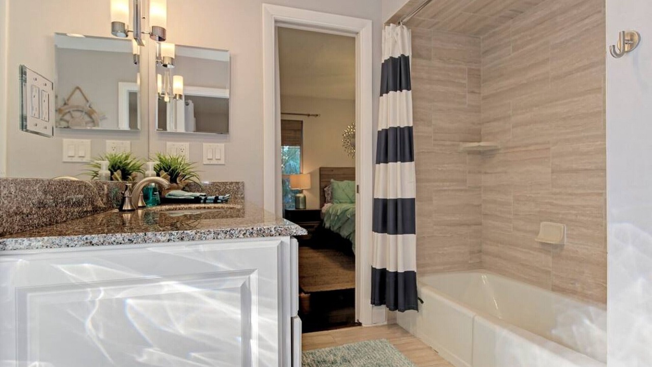 Photo of Bathroom in Bay Isle