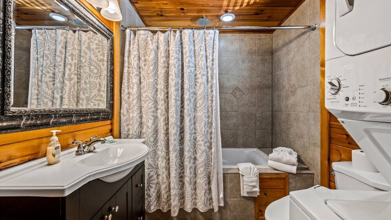 Photo of Bathroom in Pigeon Forge