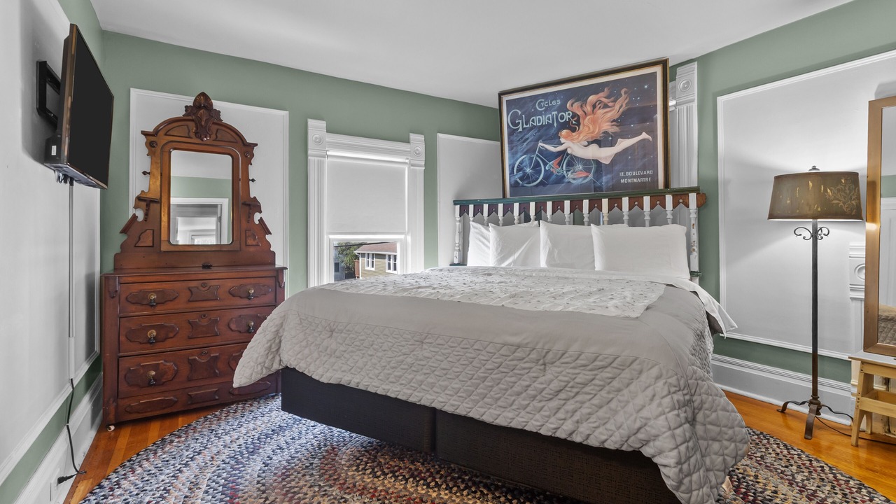Photo of Bedroom in Lake Geneva
