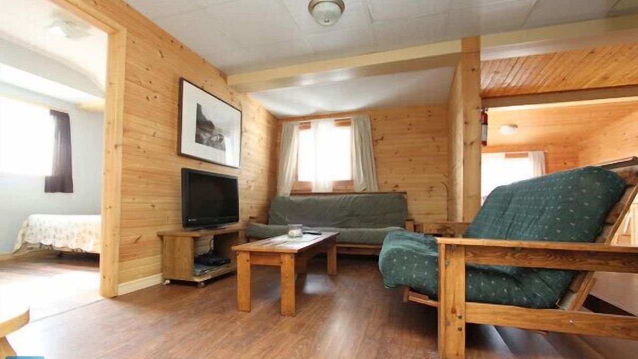 Photo of Livingroom in Wasaga Beach