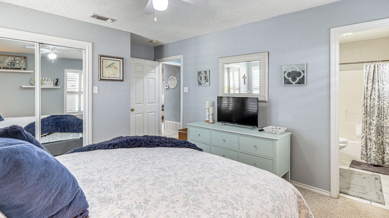 Photo of Bedroom in Granbury