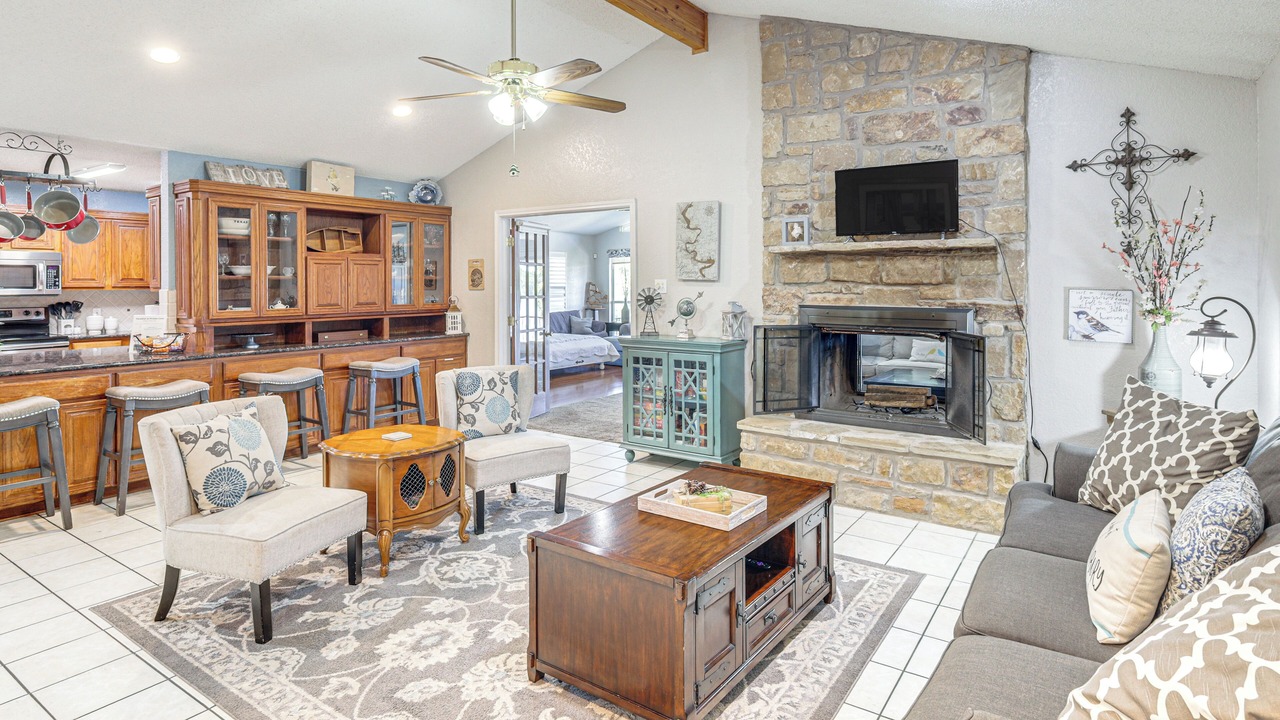 Photo of Livingroom in Granbury