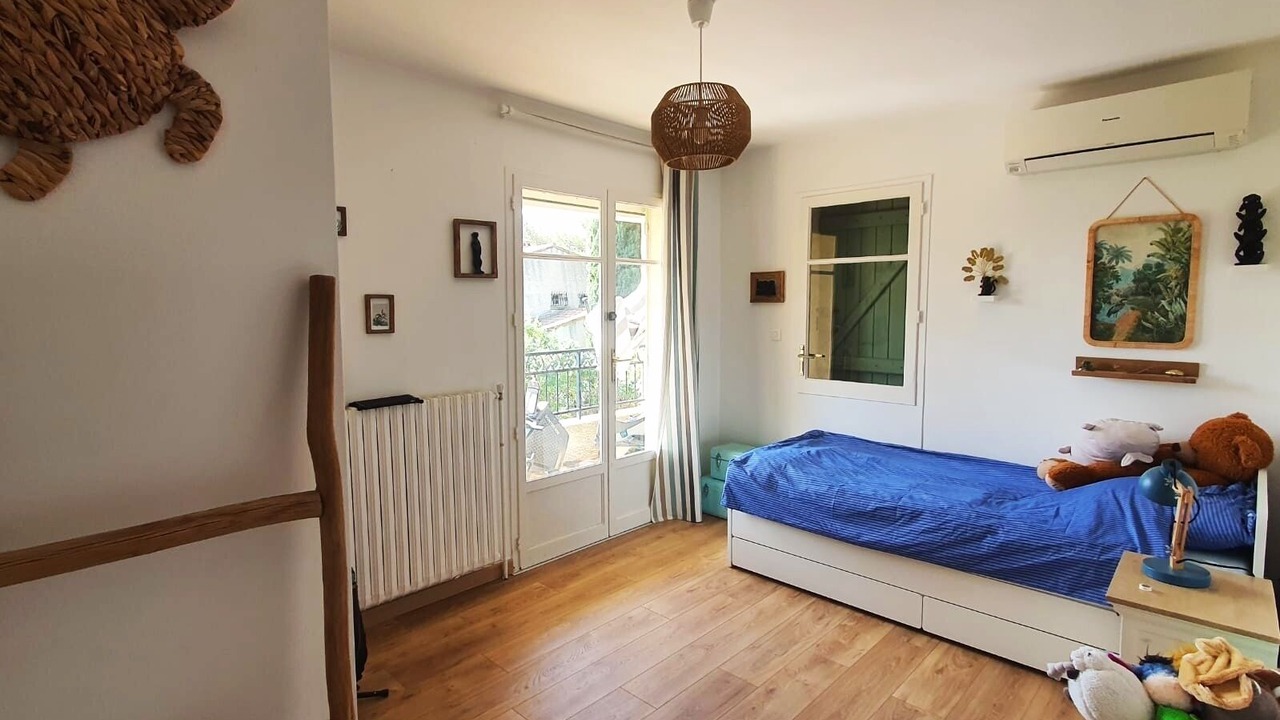 Photo of Bedroom in Gemenos