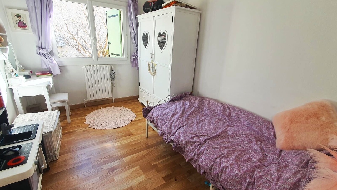 Photo of Bedroom in Gemenos