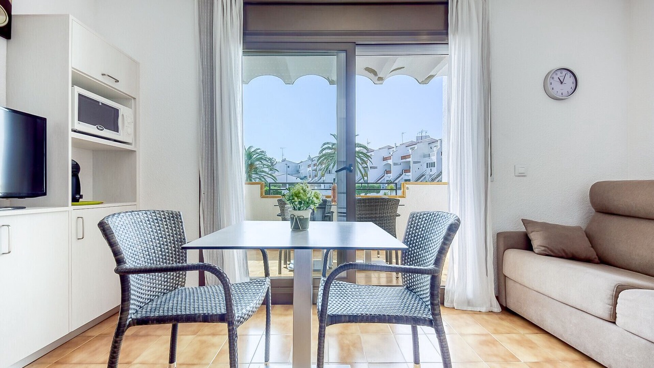 Photo of Livingroom in Roses Town Center