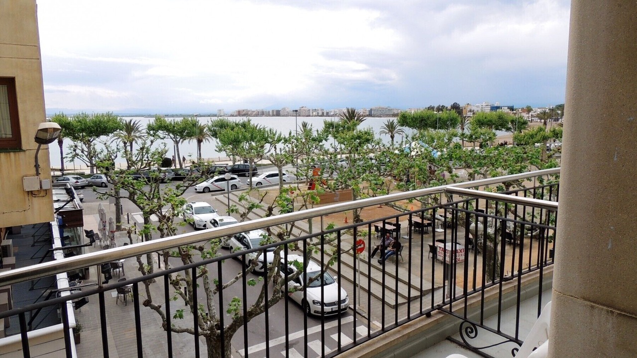 Photo of Outdoor in Roses Town Center
