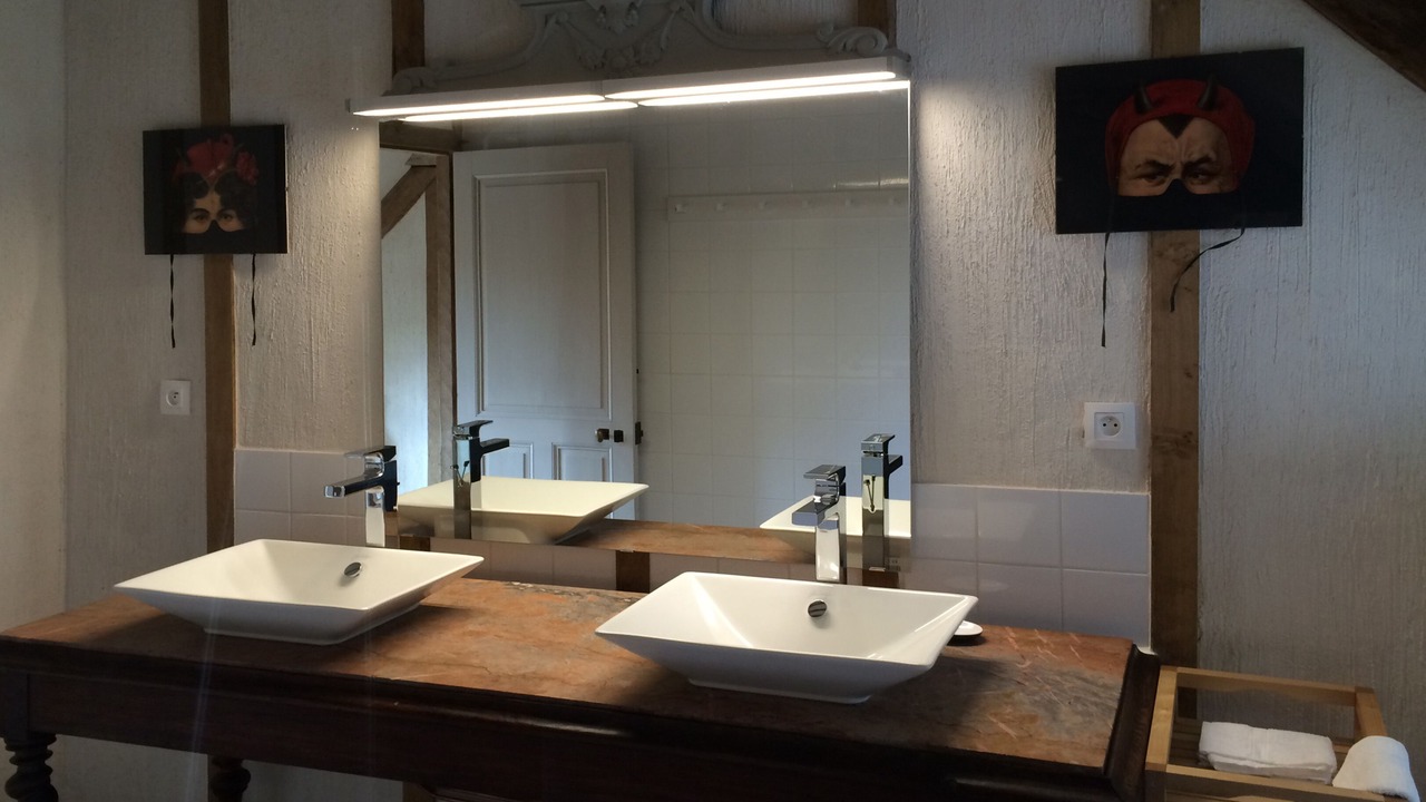 Photo of Bathroom in Cravant-les-Coteaux