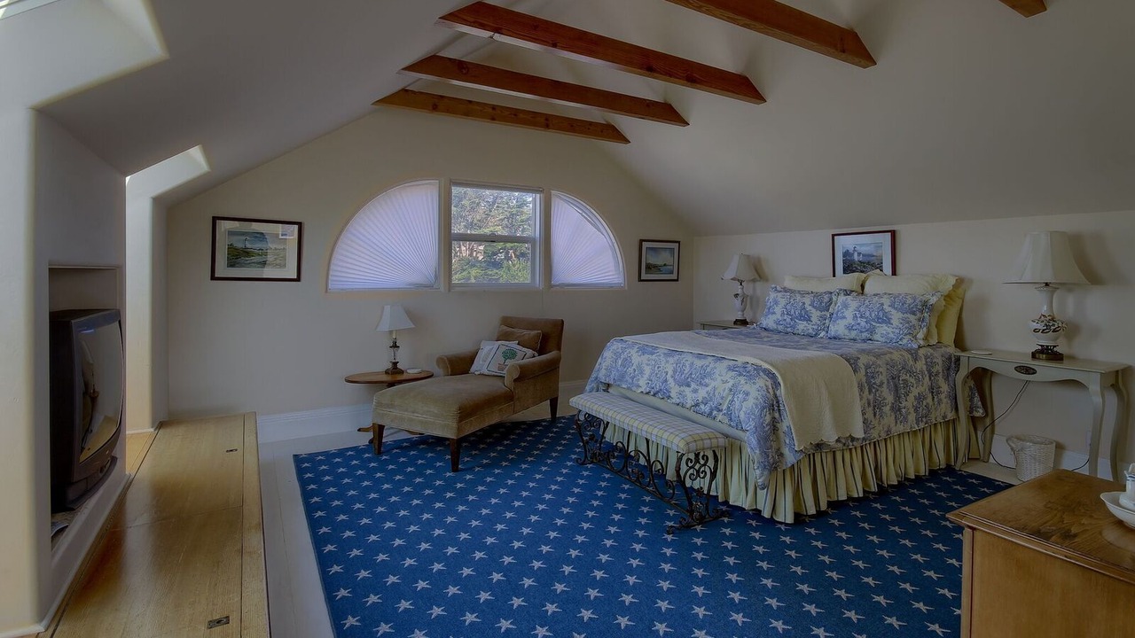 Photo of Bedroom in San Simeon