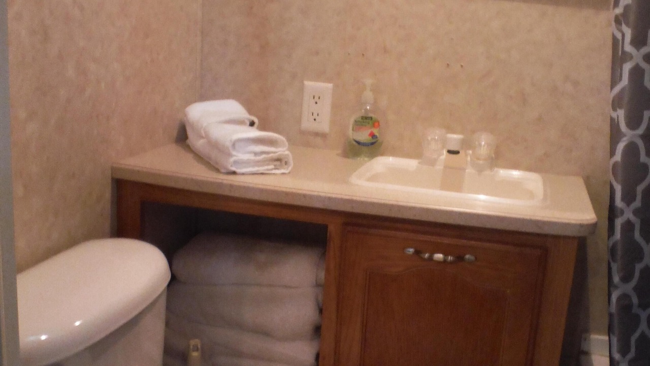 Photo of Bathroom in Mulkeytown