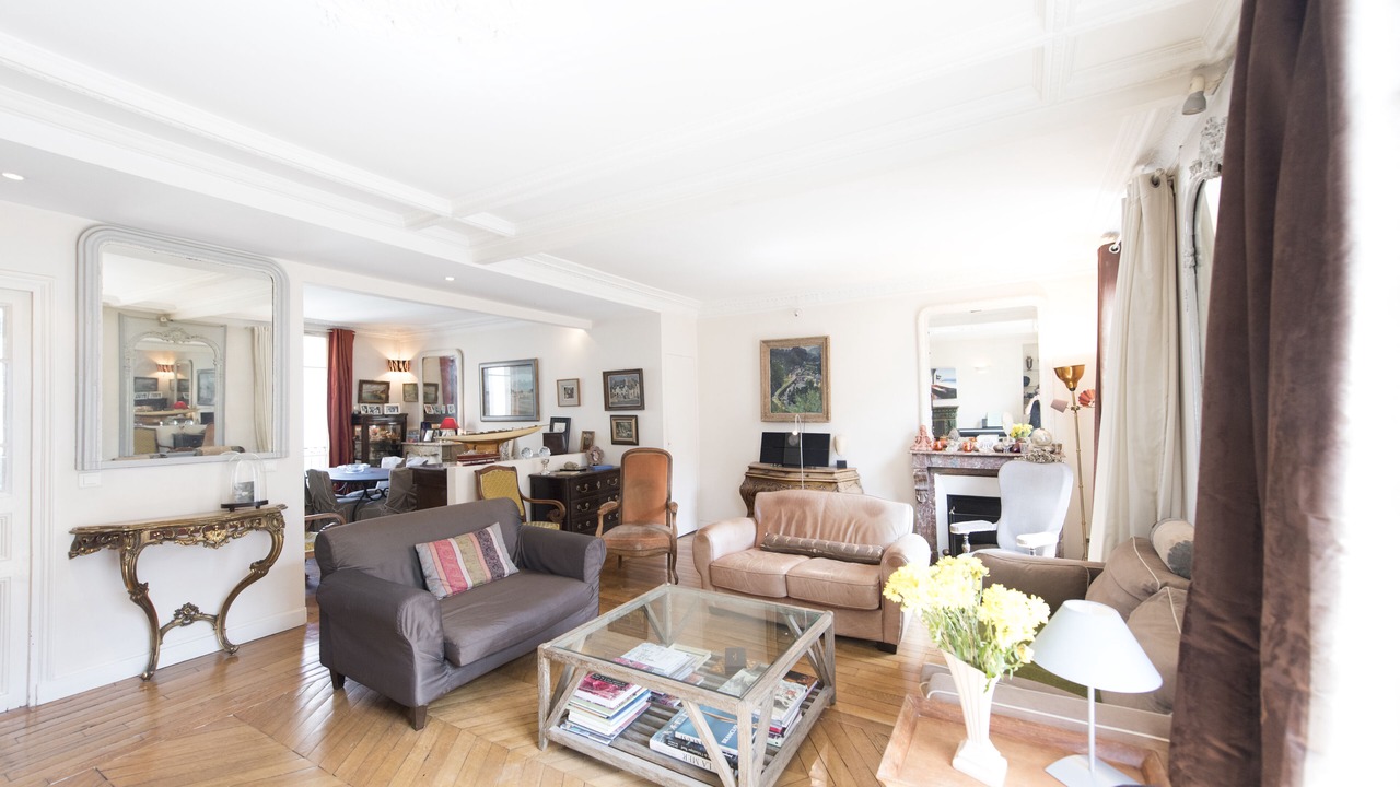 Photo of Livingroom in 15th Arrondissement