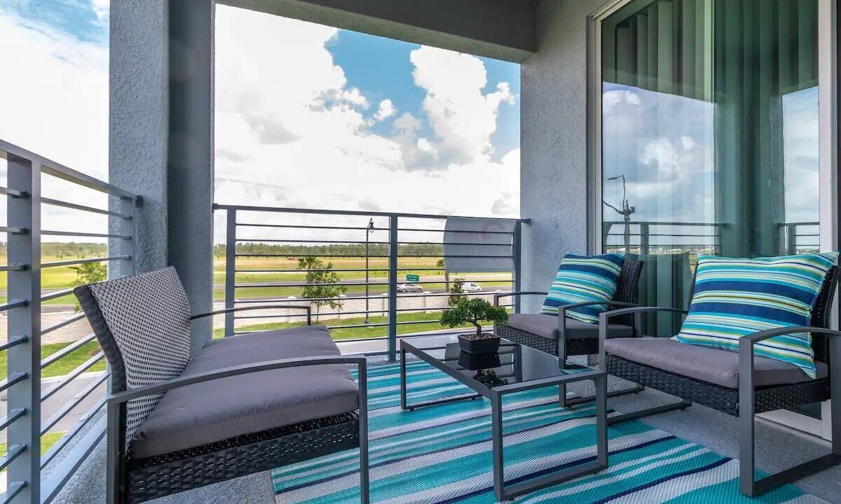 Photo of Patio Balcony in Bay Lake