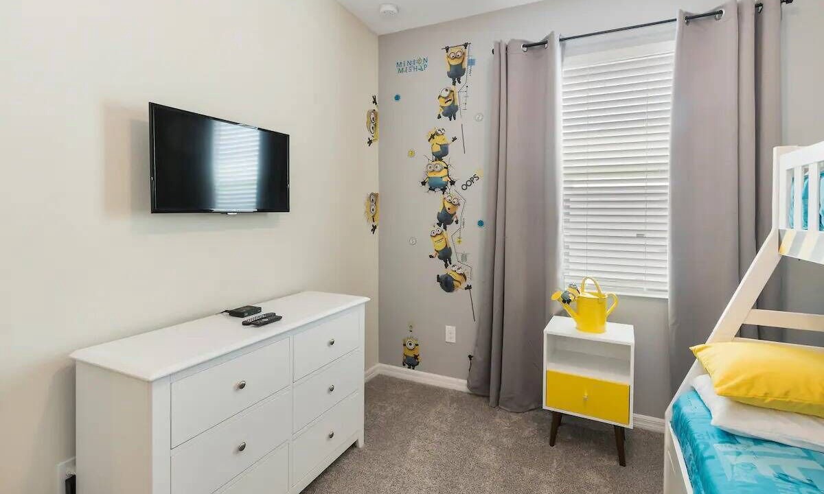 Photo of Bedroom in Bay Lake