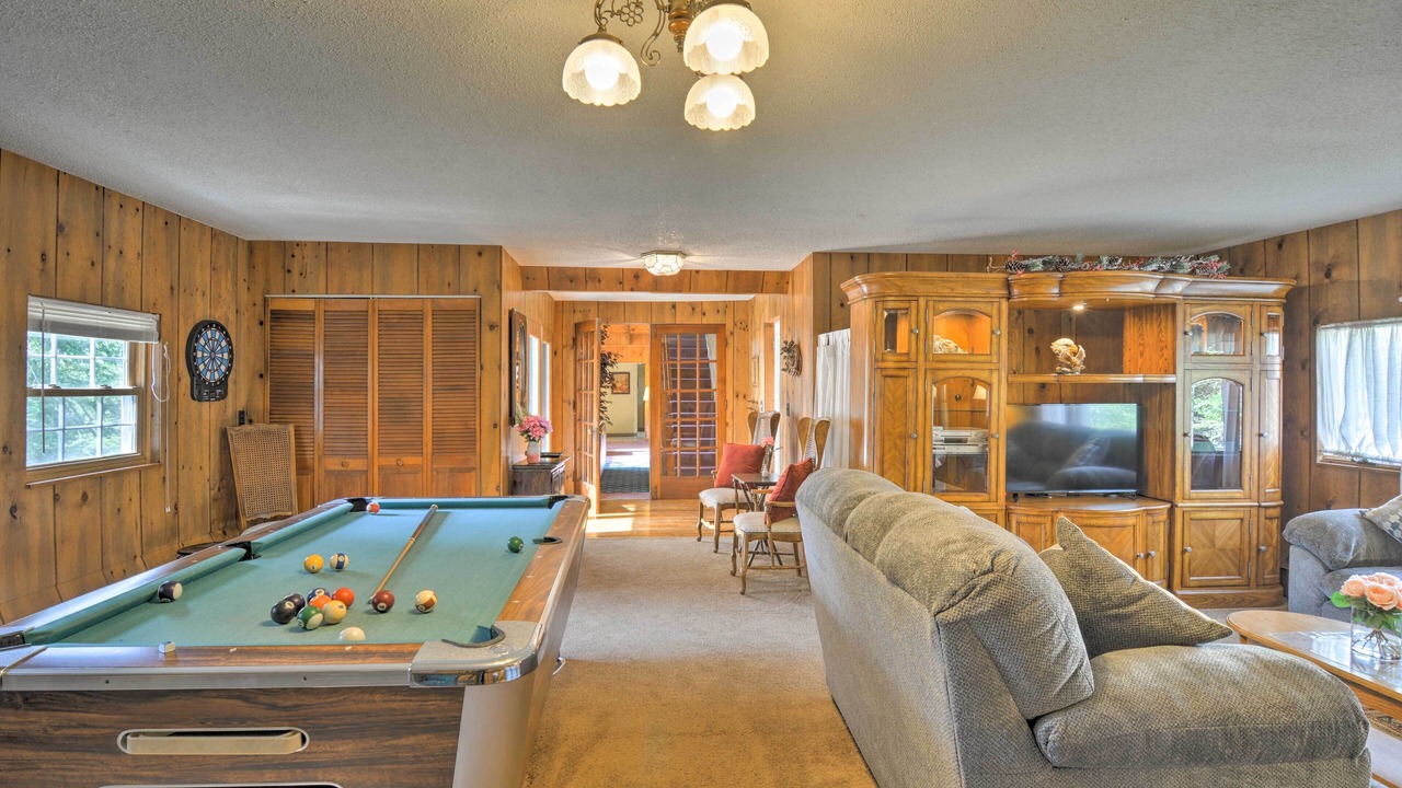 Photo of Others in Alger