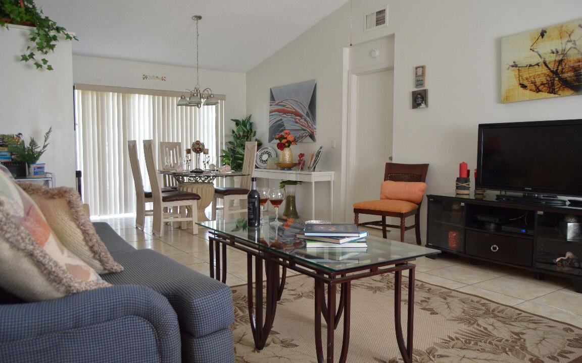 Photo of Livingroom in Southeast Orlando