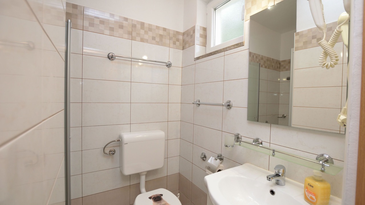 Photo of Bathroom in Cres