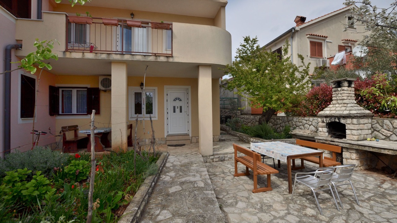 Photo of Outdoor in Cres